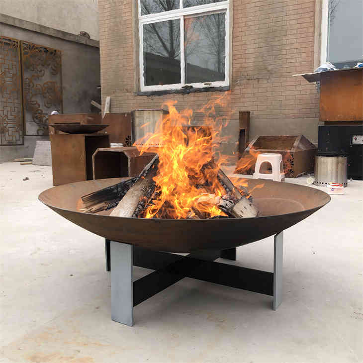 Bakgårdseldgrop Med Grill